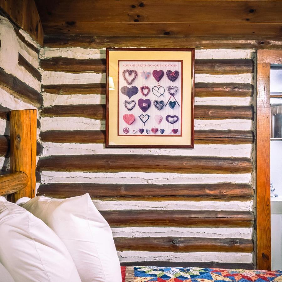 Snuggle Inn Cabin