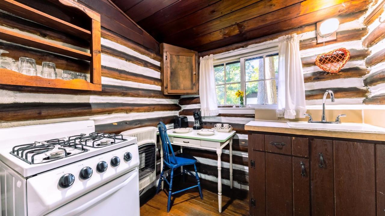 Sleepy Susan Cabin