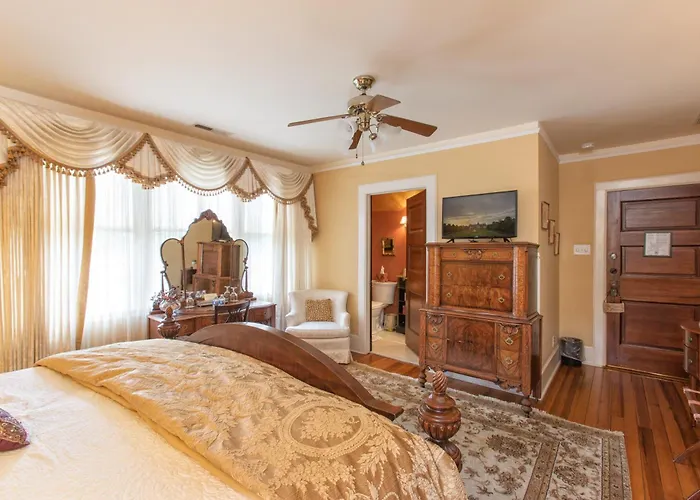 Bed and Breakfast Black Walnut B&B Inn