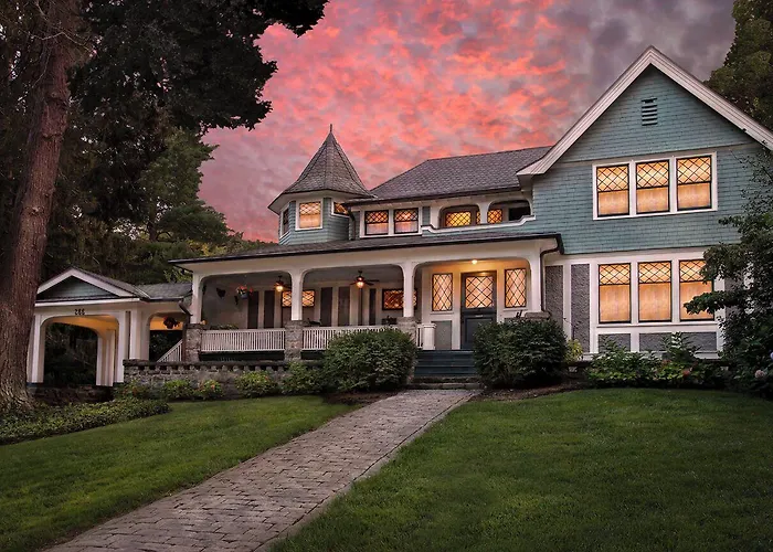Bed and Breakfast Black Walnut B&B Inn
