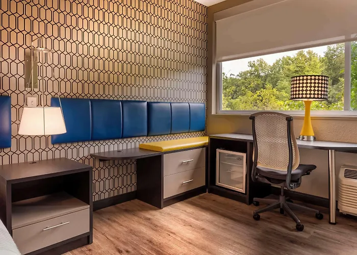 Pets Allowed Hotel Glo Asheville-Blue Ridge Parkway